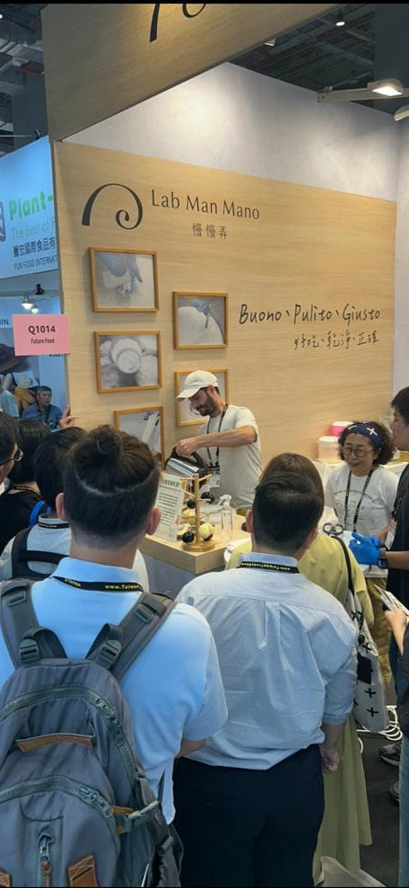 Live Mozzarella Mastercall & Show – Casaro Experience