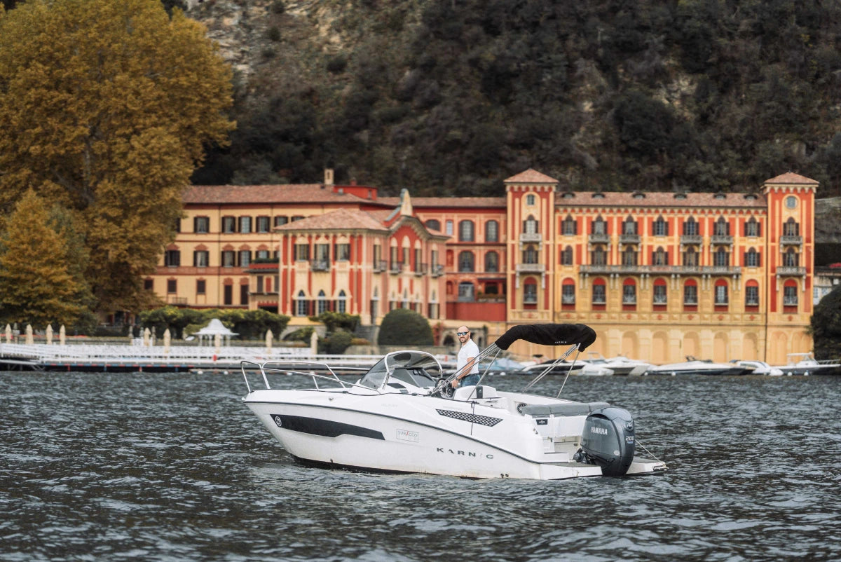Exclusive 2-Hour Lake Como Private Sporty Cruise and Prosecco
