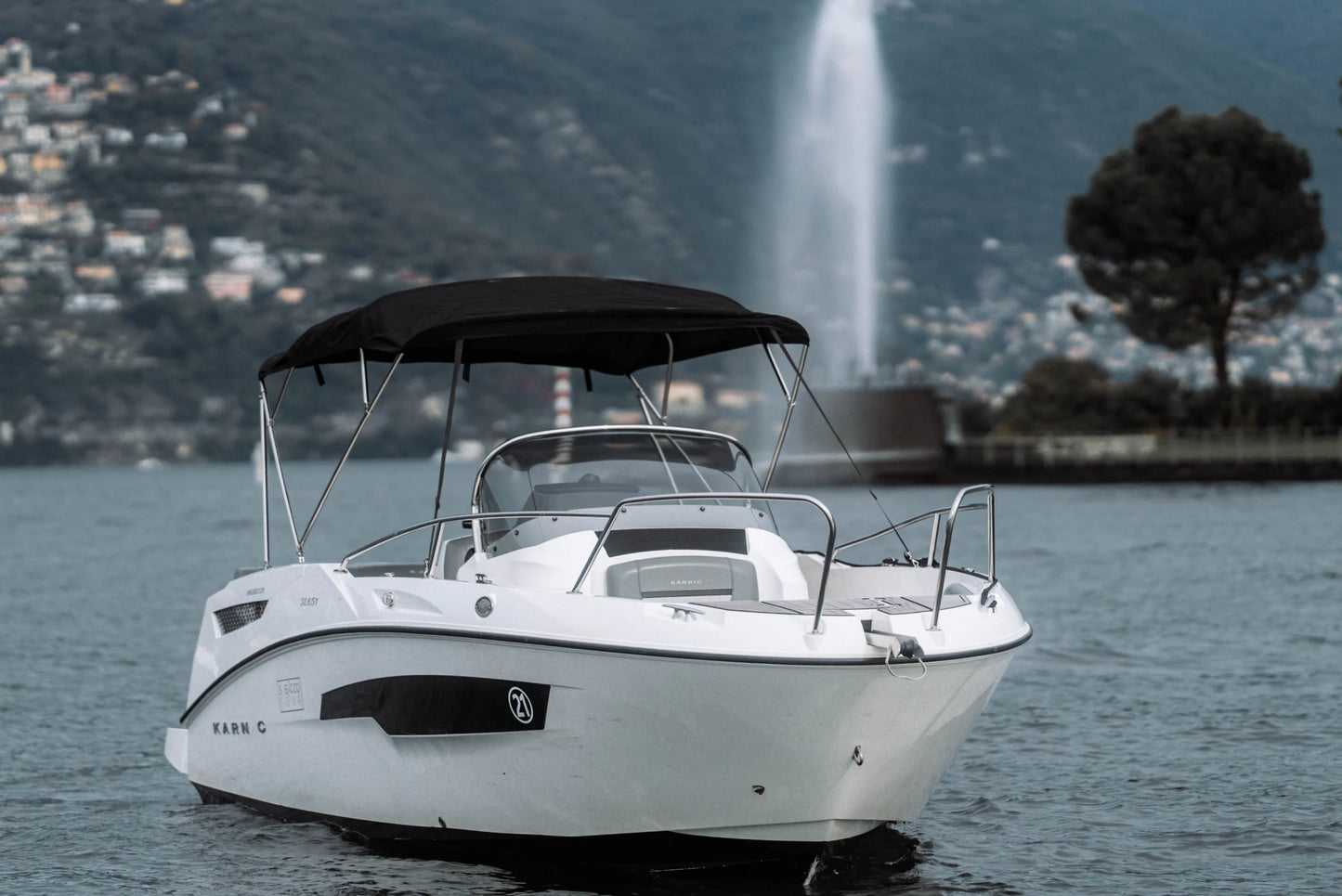 Exclusive 2-Hour Lake Como Private Sporty Cruise and Prosecco