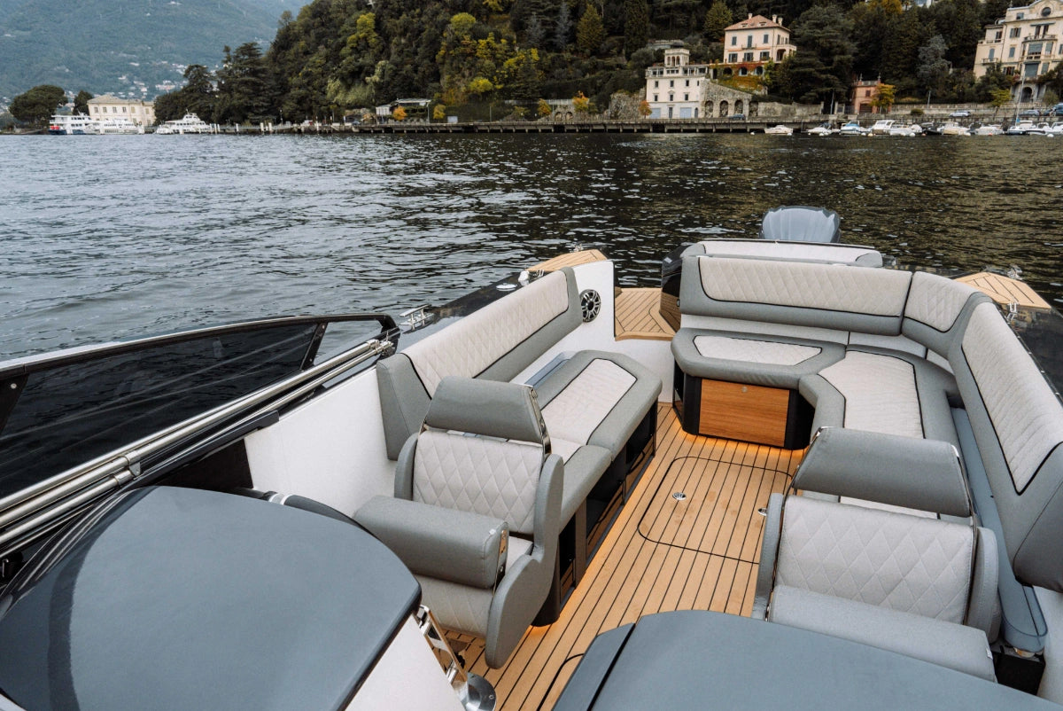Luxury Private Boat Tour on Lake Como (AlfaStreet Yacht)