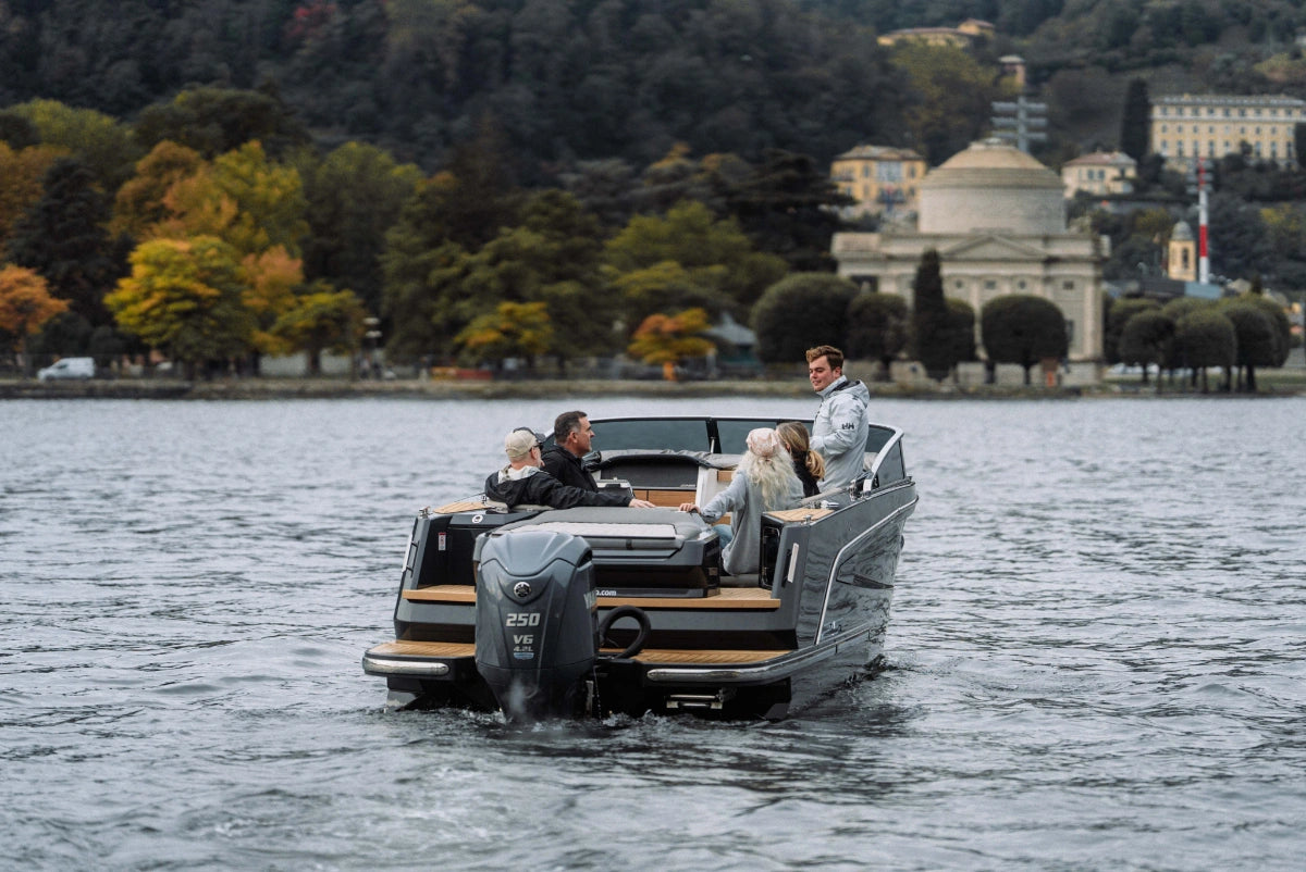 Luxury Private Boat Tour on Lake Como (AlfaStreet Yacht)